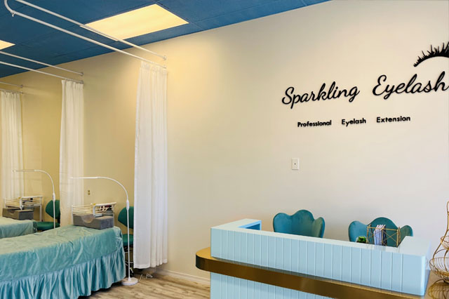 Sparkling Eyelash gallery image